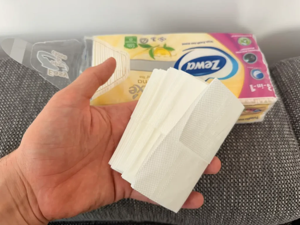 A magyarok egyre kevésbé veszik a klasszikus papír zsebkendőt, egy új trend váltja fel, ami olcsóbb és környezetkímélőbb