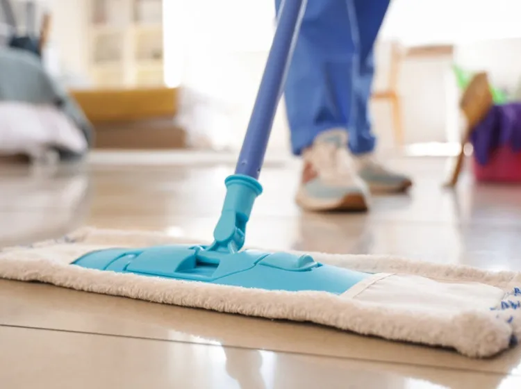 Felejtsd el a hagyományos takarítási trükköket: ezzel az egyszerű módszerrel heti 4 órát spórolhatsz