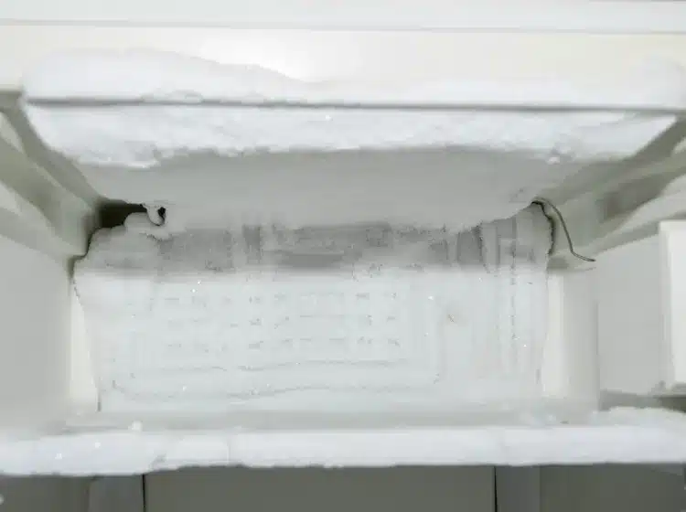 A jégréteg a fagyasztóban nagyobb gond, mint hinnéd